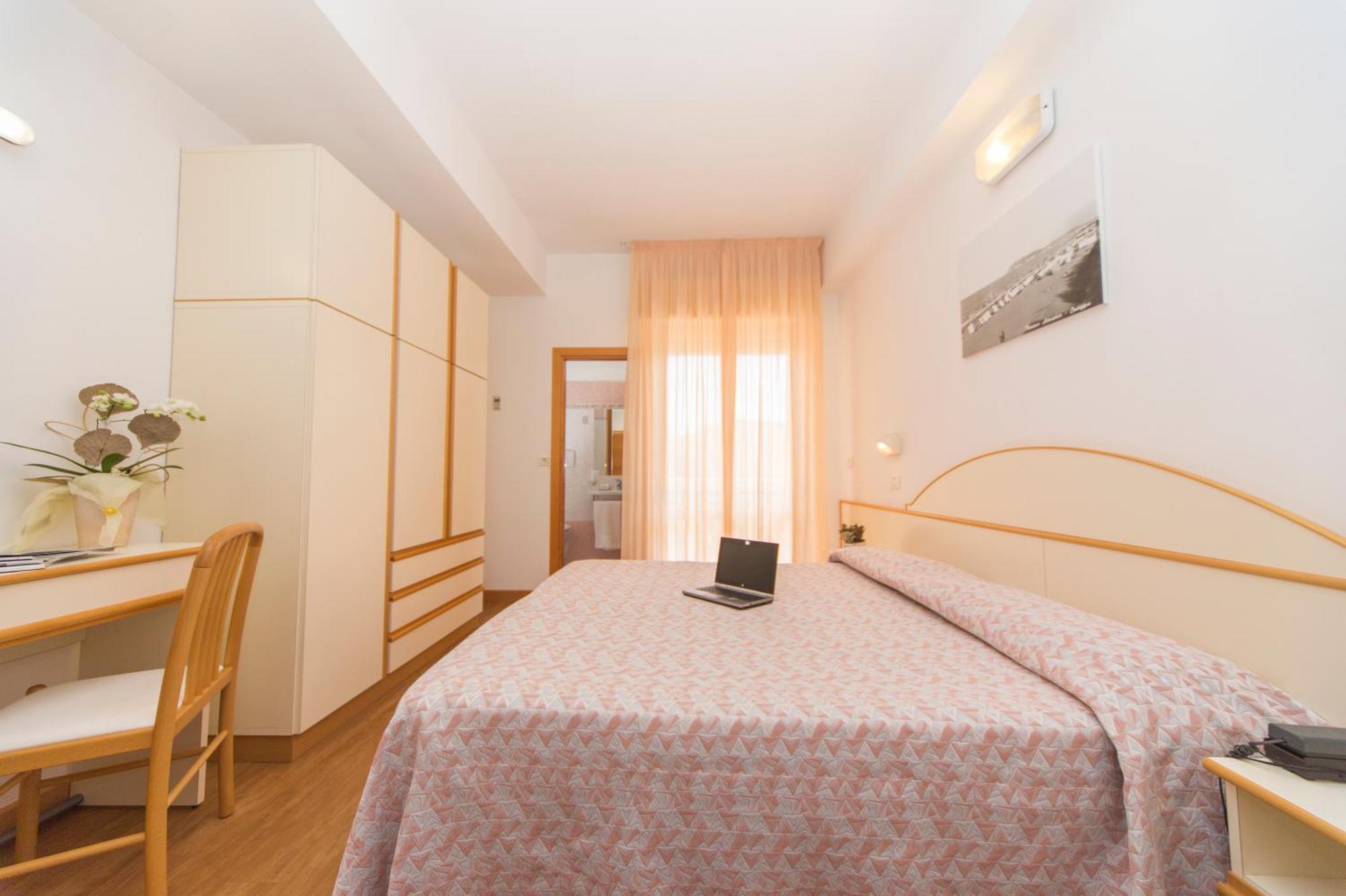 Hotel Silvia Мизано-Адриатико Номер фото