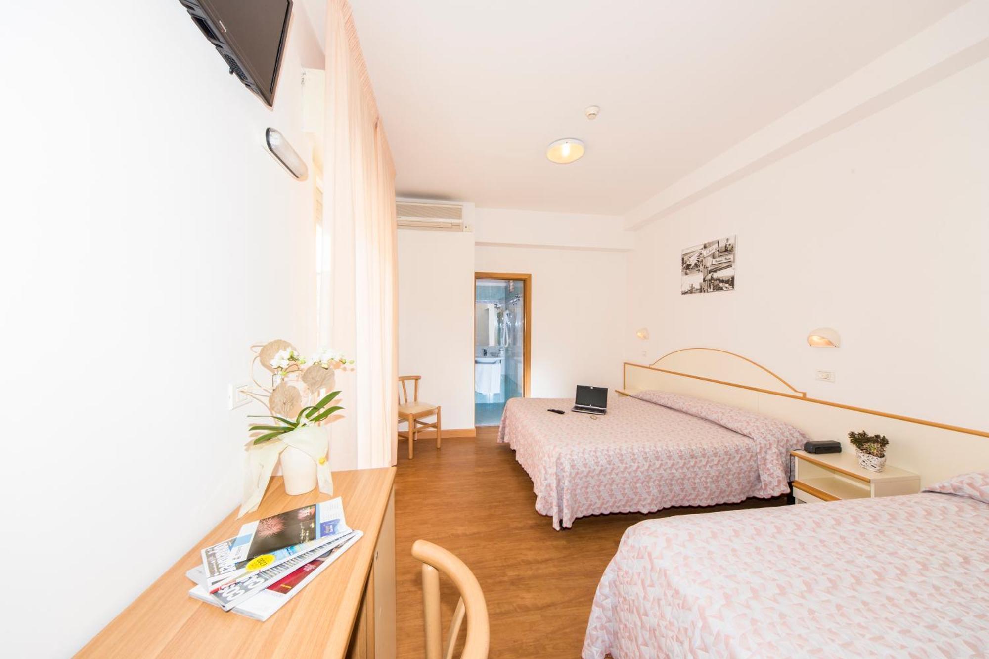 Hotel Silvia Мизано-Адриатико Номер фото